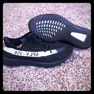 Yeezy 350 v2 ‘Oreos’